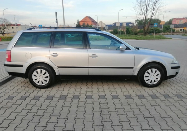 Volkswagen Passat cena 6600 przebieg: 186700, rok produkcji 2004 z Legnica małe 211